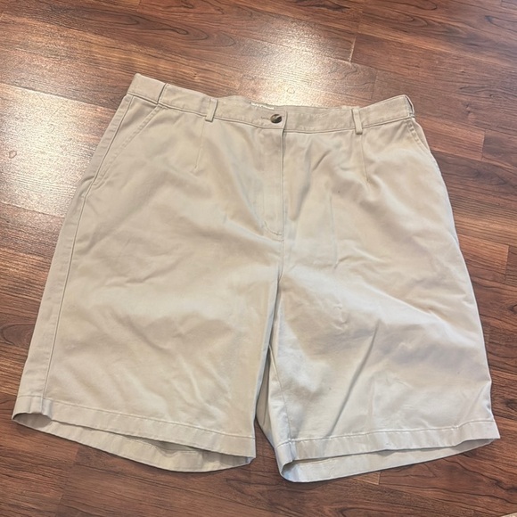 L.L. Bean Tan Flat Front Shorts Lightweight Cotton - Picture 1 of 6